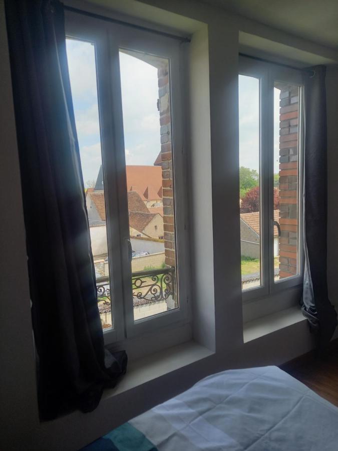 Logement Entier Spacieux Et Confortable A 1 H De Paris Courtenay  Bagian luar foto