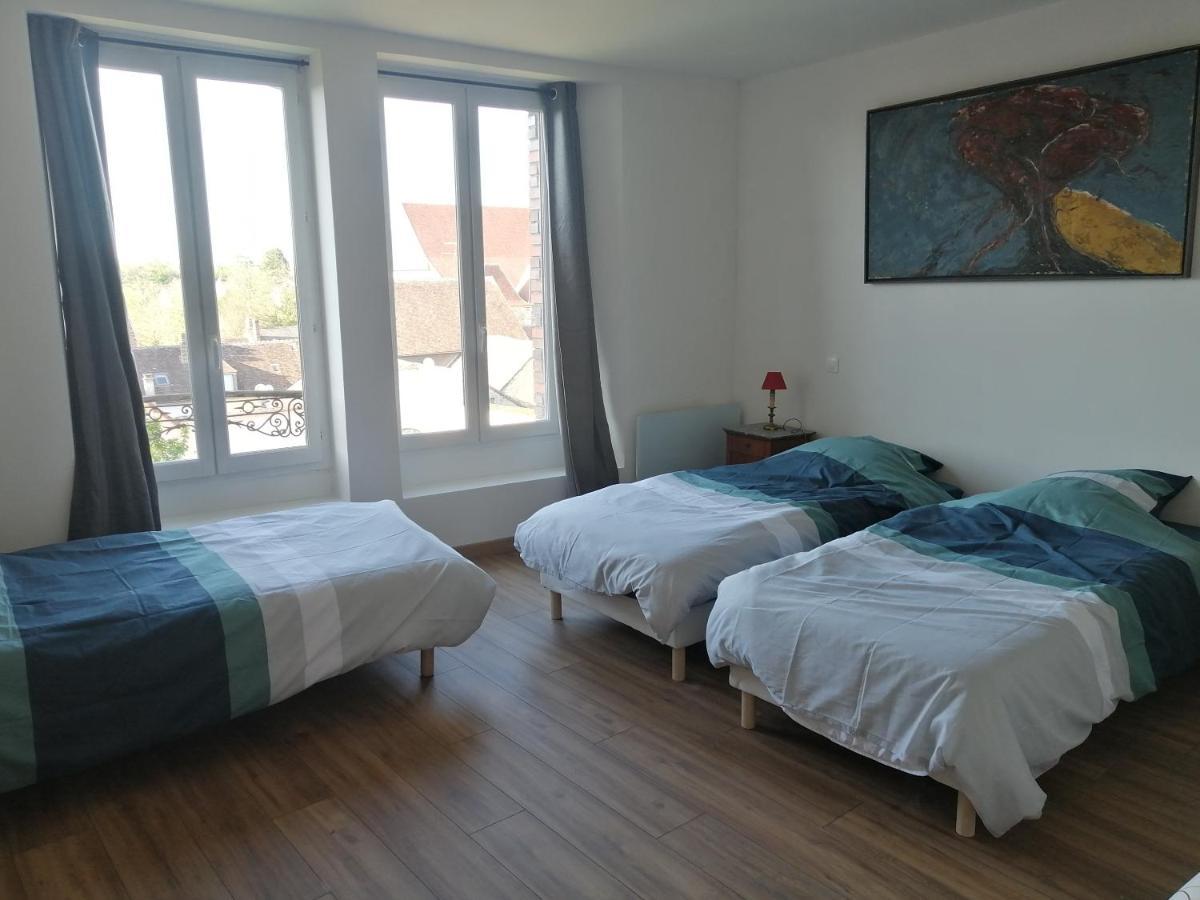 Logement Entier Spacieux Et Confortable A 1 H De Paris Courtenay  Bagian luar foto
