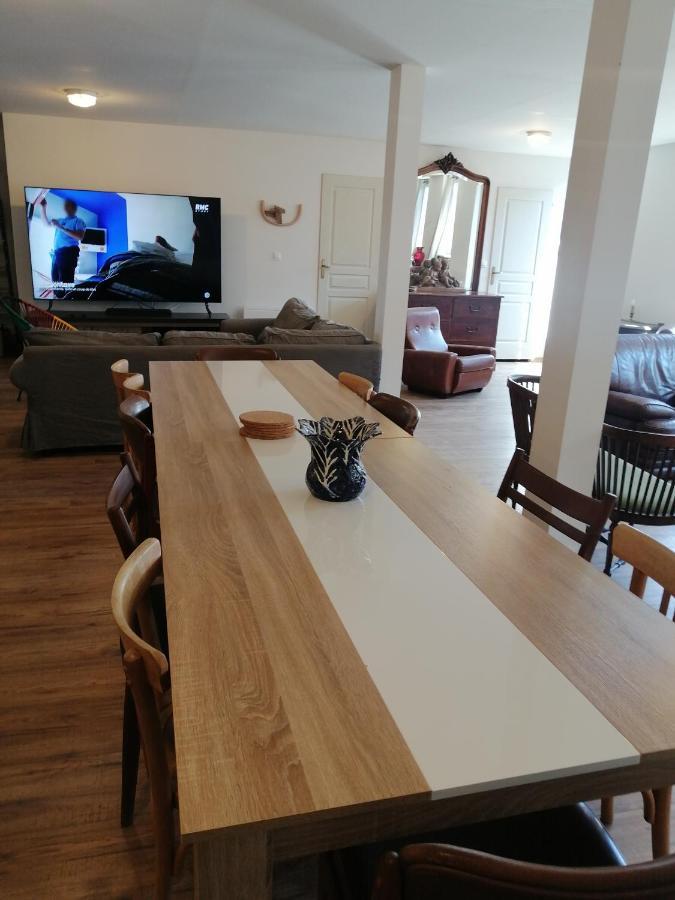 Logement Entier Spacieux Et Confortable A 1 H De Paris Courtenay  Bagian luar foto